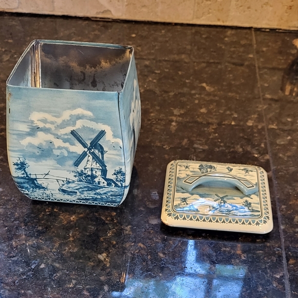Vintage Blue and Ivory MFM Biscuit or Tea Tin Decorated with Ships and Windmills - Picture 12 of 13